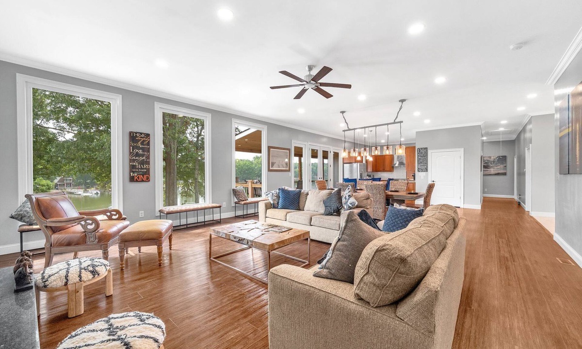 Southmont House | Luxury on High Rock Lake: Great for Groups!