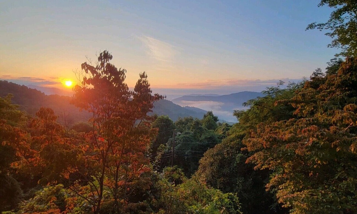 Maggie Valley House | Maggie Valley Dream Home! Breathtaking Mountain Views, Luxury upgrades, Pets ok!