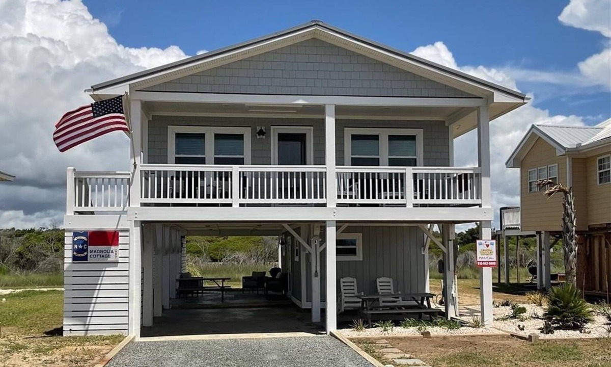 Holden Beach House | Magnolia Cottage - Beachfront Home with Unobstructed Ocean Views!