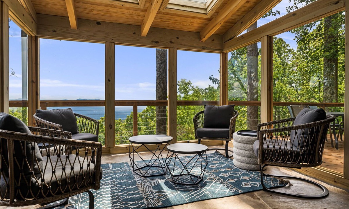 Asheville Cabin | Magnolia Mountain | Views, Jetted Tub, Near Parkway + Biltmore Pass Included