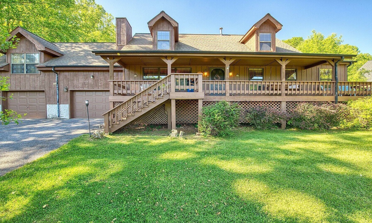 Valley Creek Run Cabin | Majestic Grace is the place to sit on the rocking chair porch and enjoy the quiet Carolina mounta...