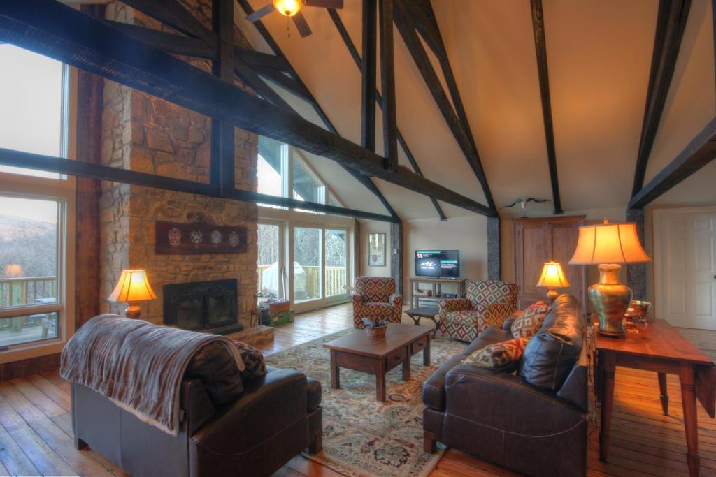 Beech Mountain House | Majestic Mountain Haus