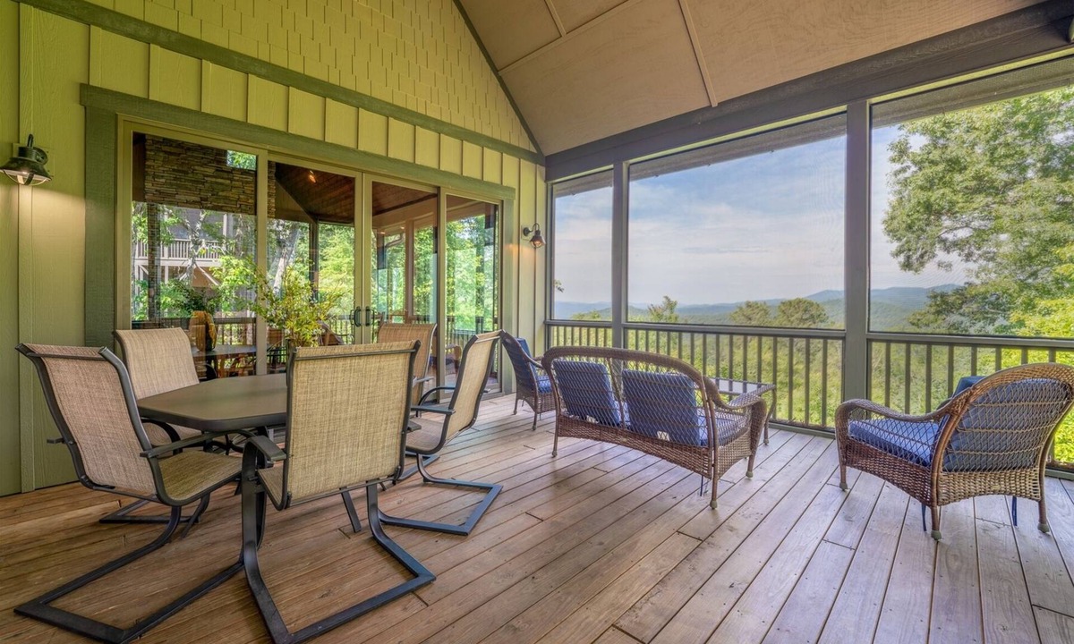 Pisgah Forest House | Maple Cottage in Sutton Knob Upscale home with grill and deck