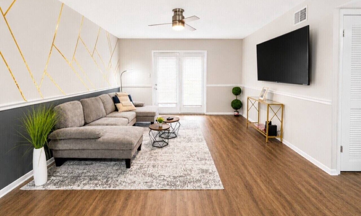 Shannon Apartment | Maple & Main Hoover | Modern 2BR Escape 2E