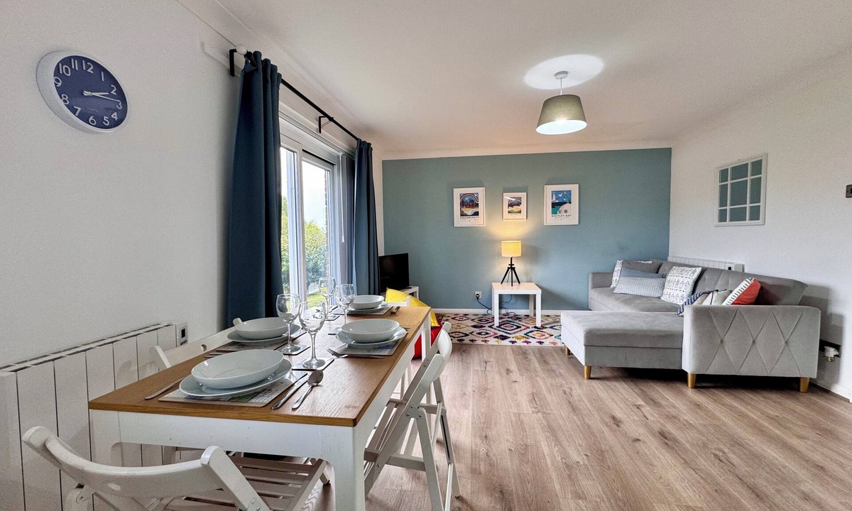 Tynemouth Apartment | Mariner's Apartment by Week2Week