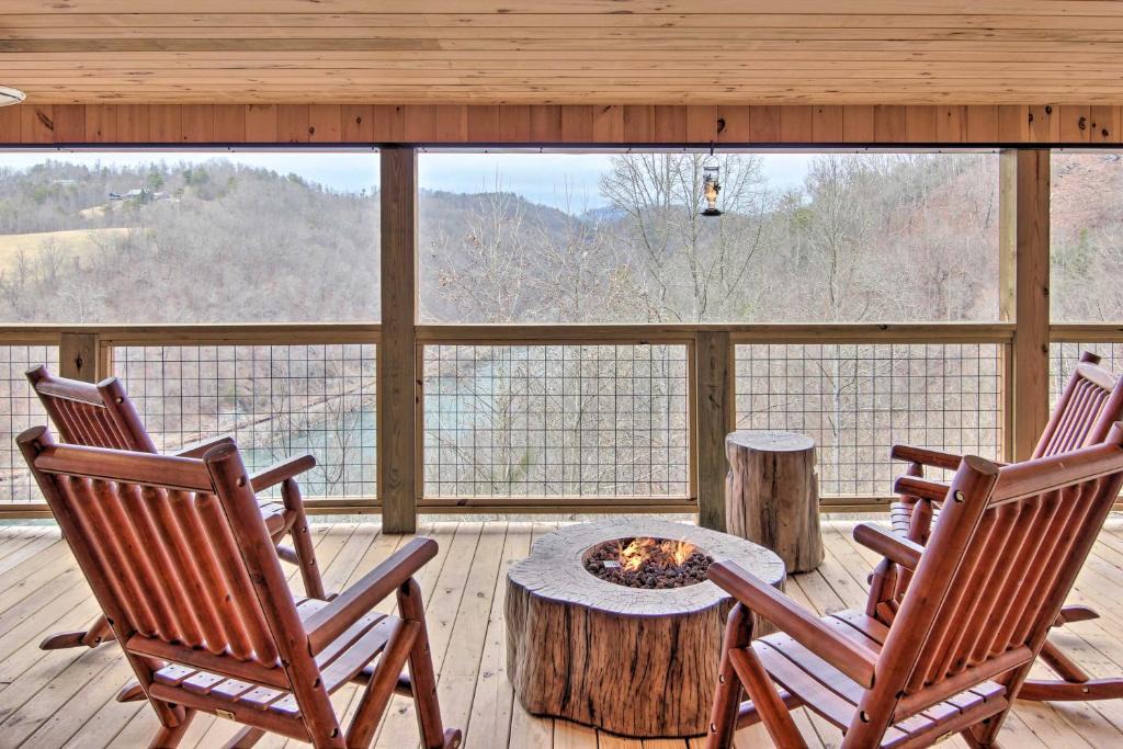 Marshall House | Marshall Home with Mountain View, 5 Mi to Downtown!