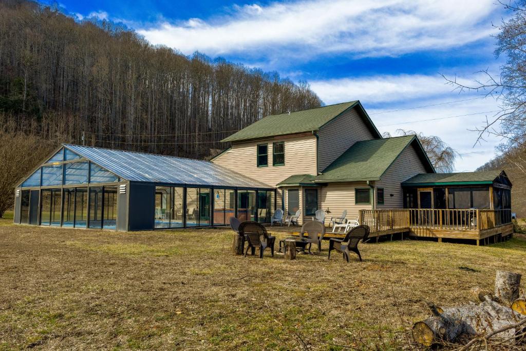 Whittier House | Meadow Creek Manor