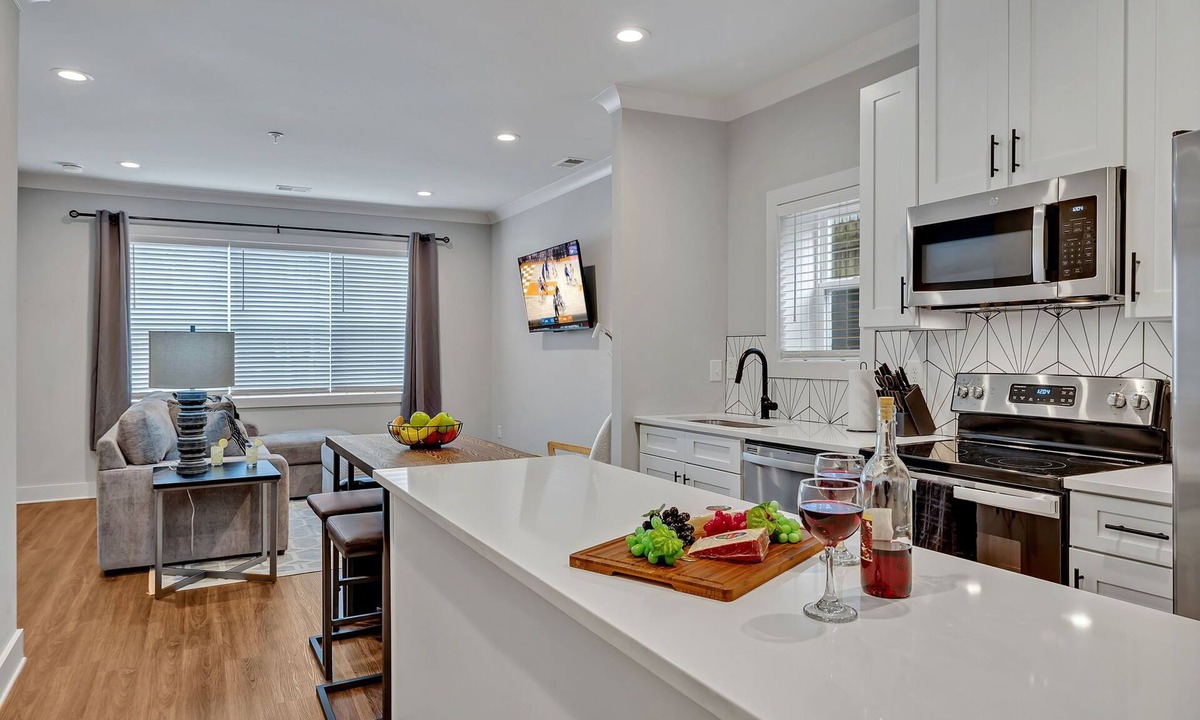 Melrose Cottage | Melrose Mezzo - 5 Mins to Broadway - Rooftop