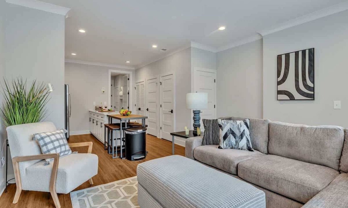 Melrose House | Melrose Mezzo -Great Walking Locat-Mins 2 Broadway
