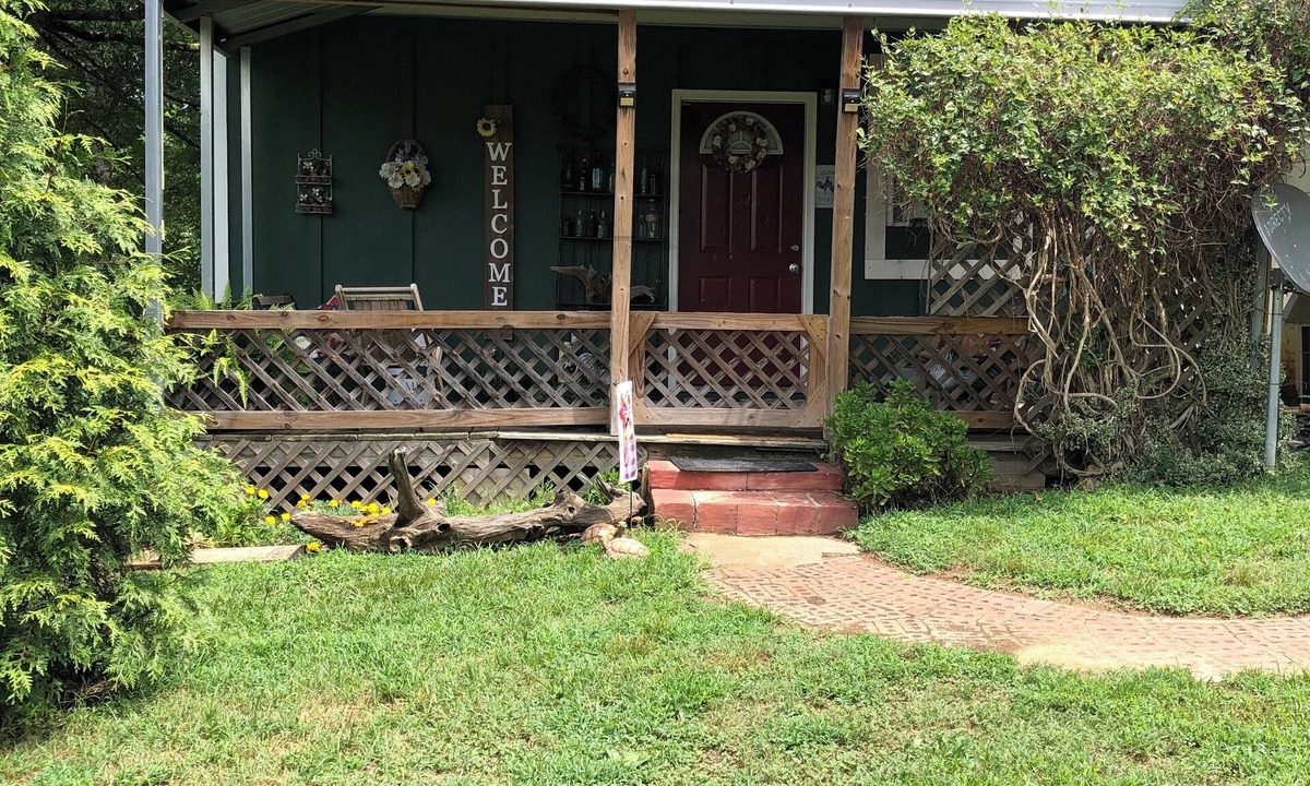 Stokes Apartment | Mel’s Country Cottage