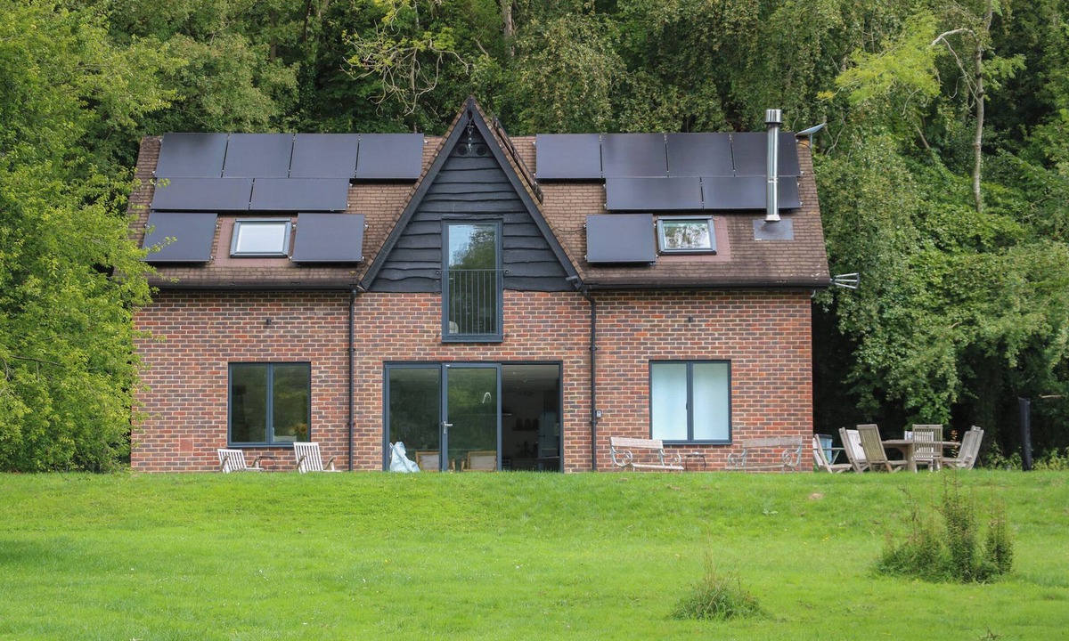 Meonstoke House | MEON BOSCAGE, pet friendly, luxury holiday cottage in Meonstoke