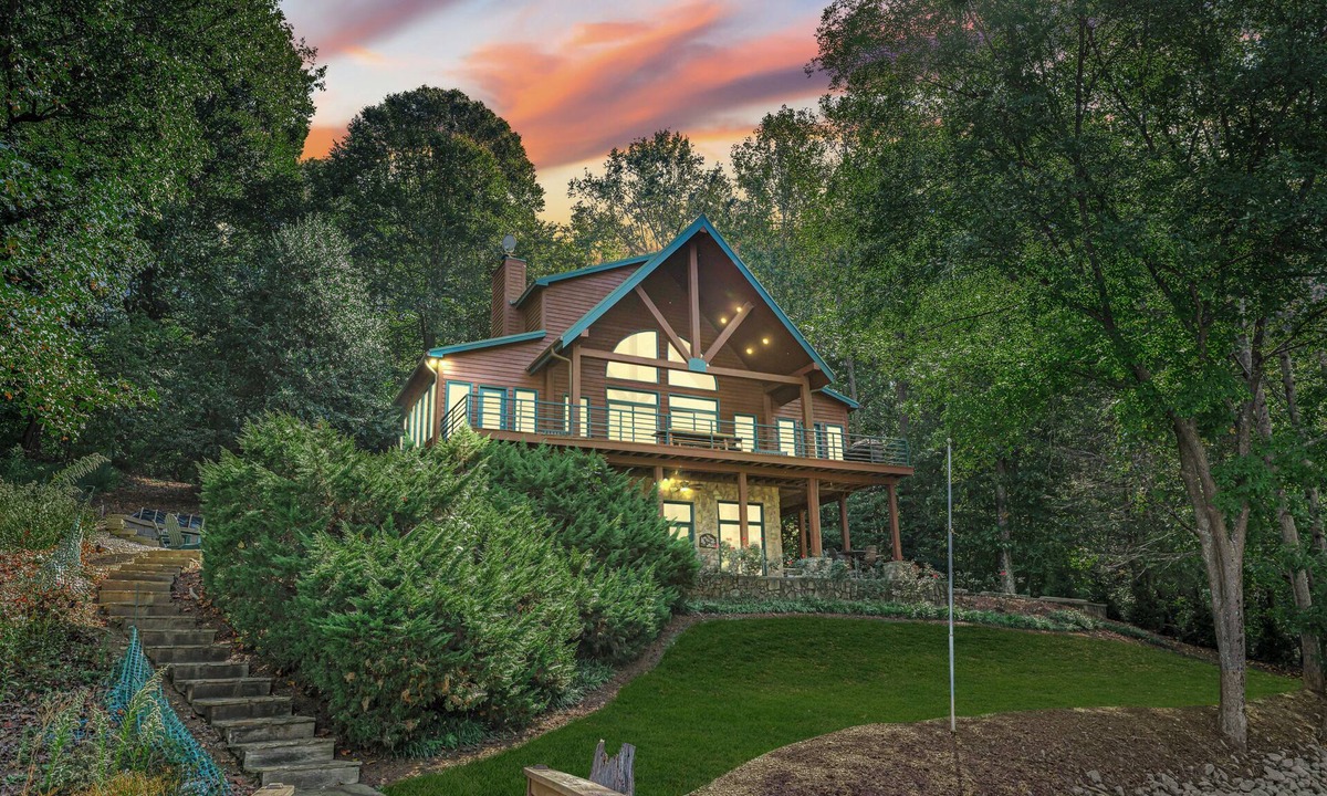 Sherrills Ford House | Mi Casa, Su Casa | Fire Pit | Dock | Game Rom | Sleeps 14