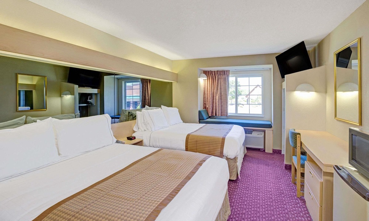 Burlington Hotel | Microtel Inn & Suites by Wyndham Burlington