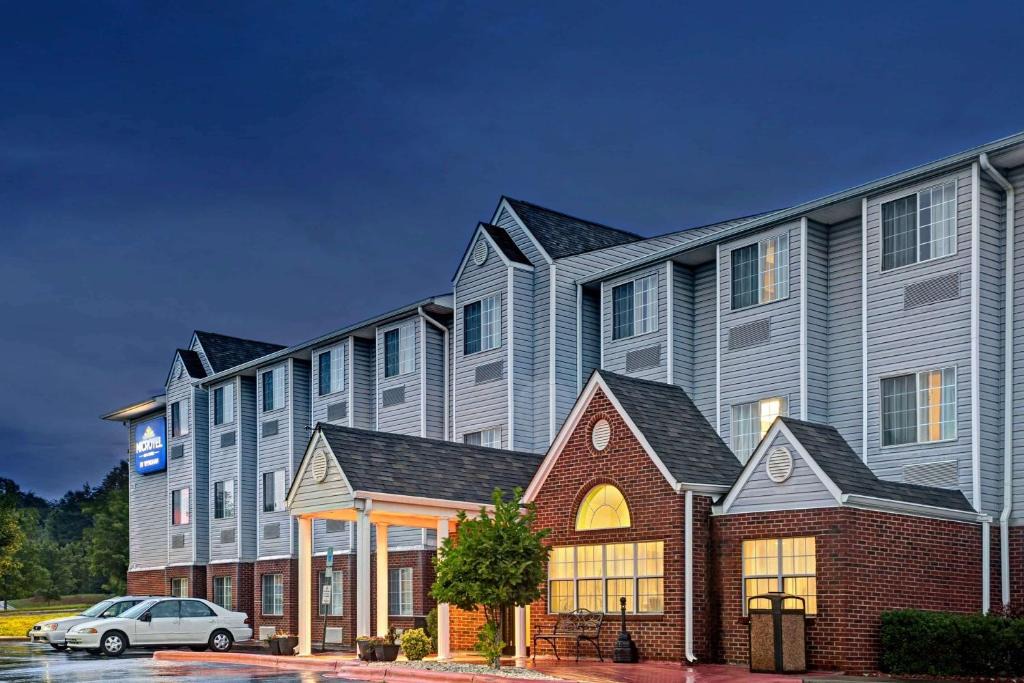 Barium Springs Hotel | Microtel Inn & Suites by Wyndham Statesville
