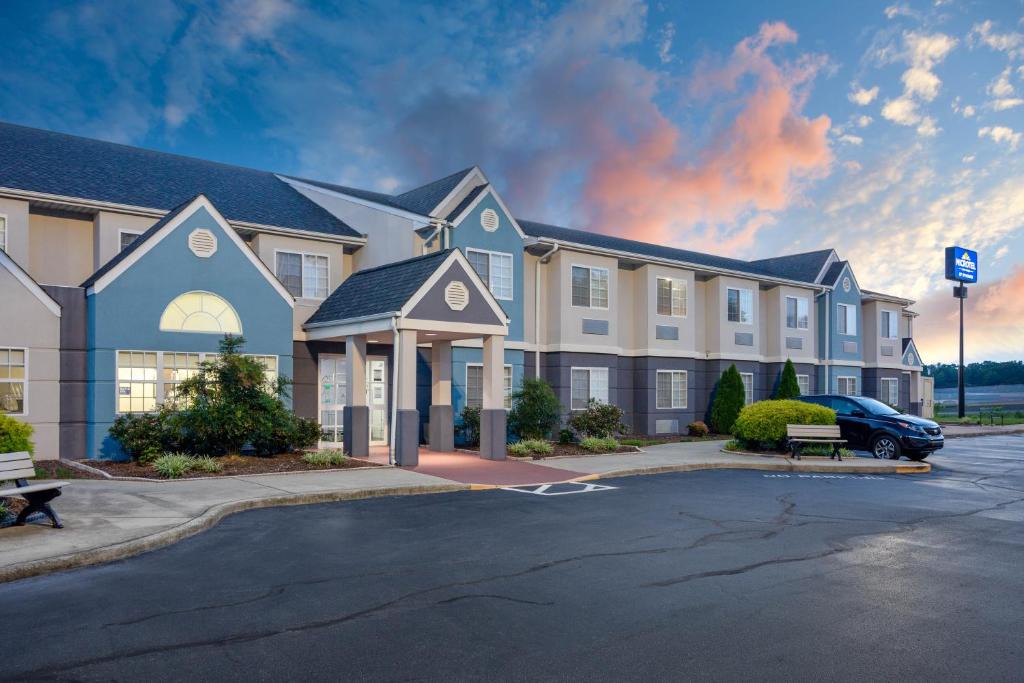 Microtel Inn | Burlington
