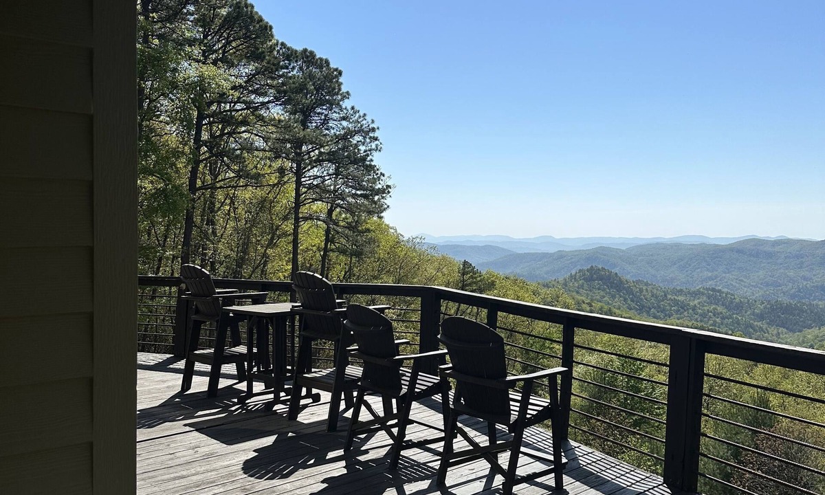 Lenoir House | Million-dollar view, Hot tub, pool table, foosball, fire pit high-speed internet