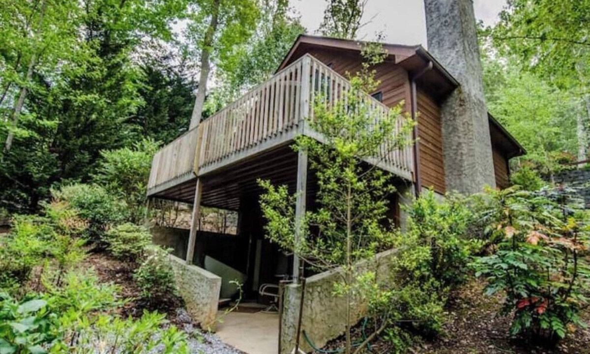 Skyland Cabin | Minutes from PGA TOUR Action, Miles from the Crowds