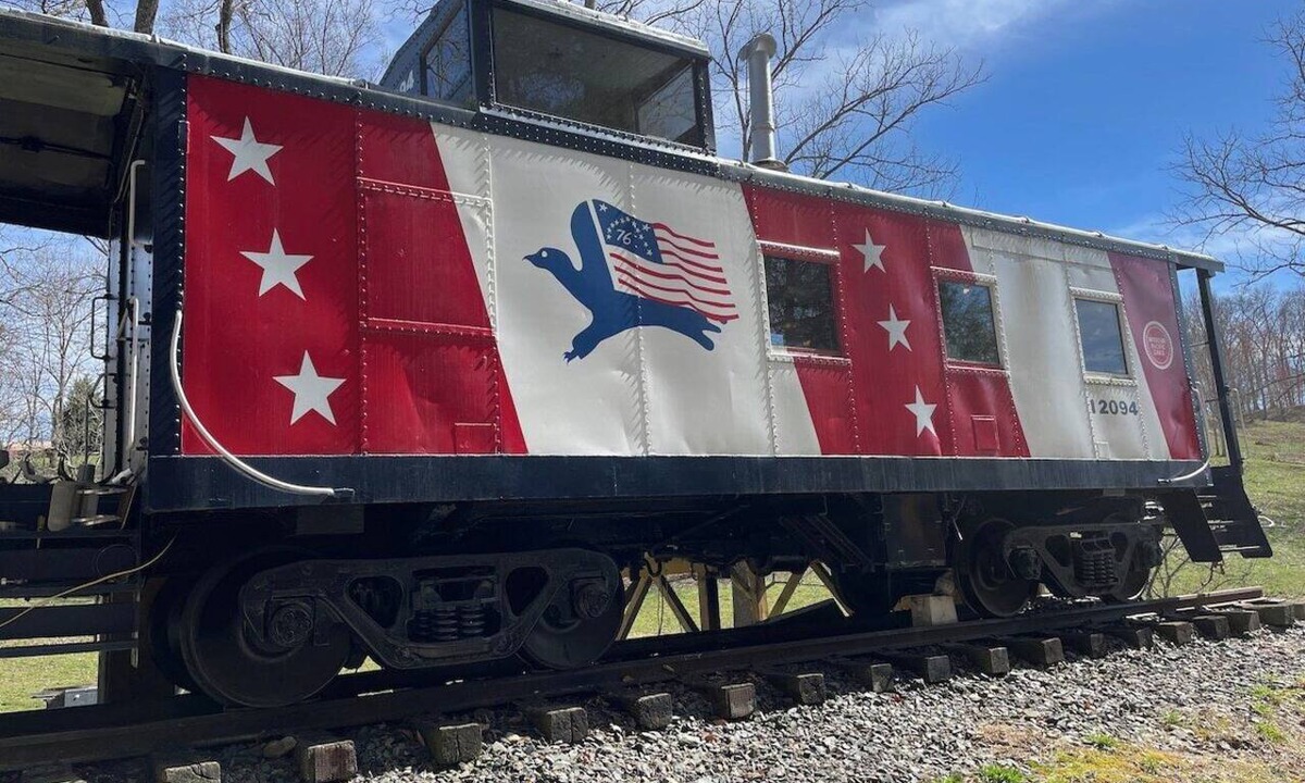 Clyde House | Mo-Pac Couples Caboose: see bison out in front!