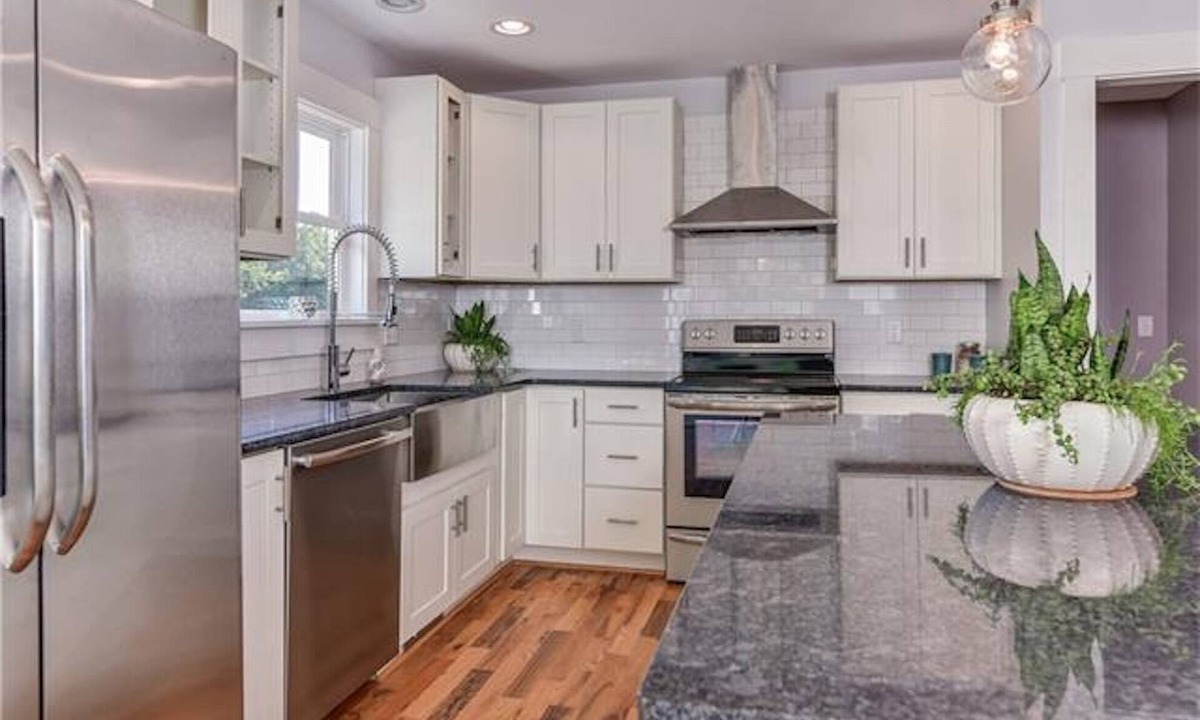 Huston - Courtland Condo | Modern Amenities & Complete Comfort in Montford!