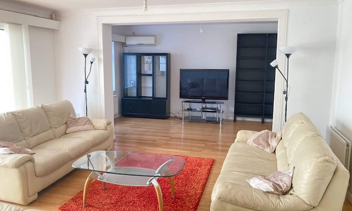 Chandler's Ford House | Modern and Spacious 6 Bedroom House