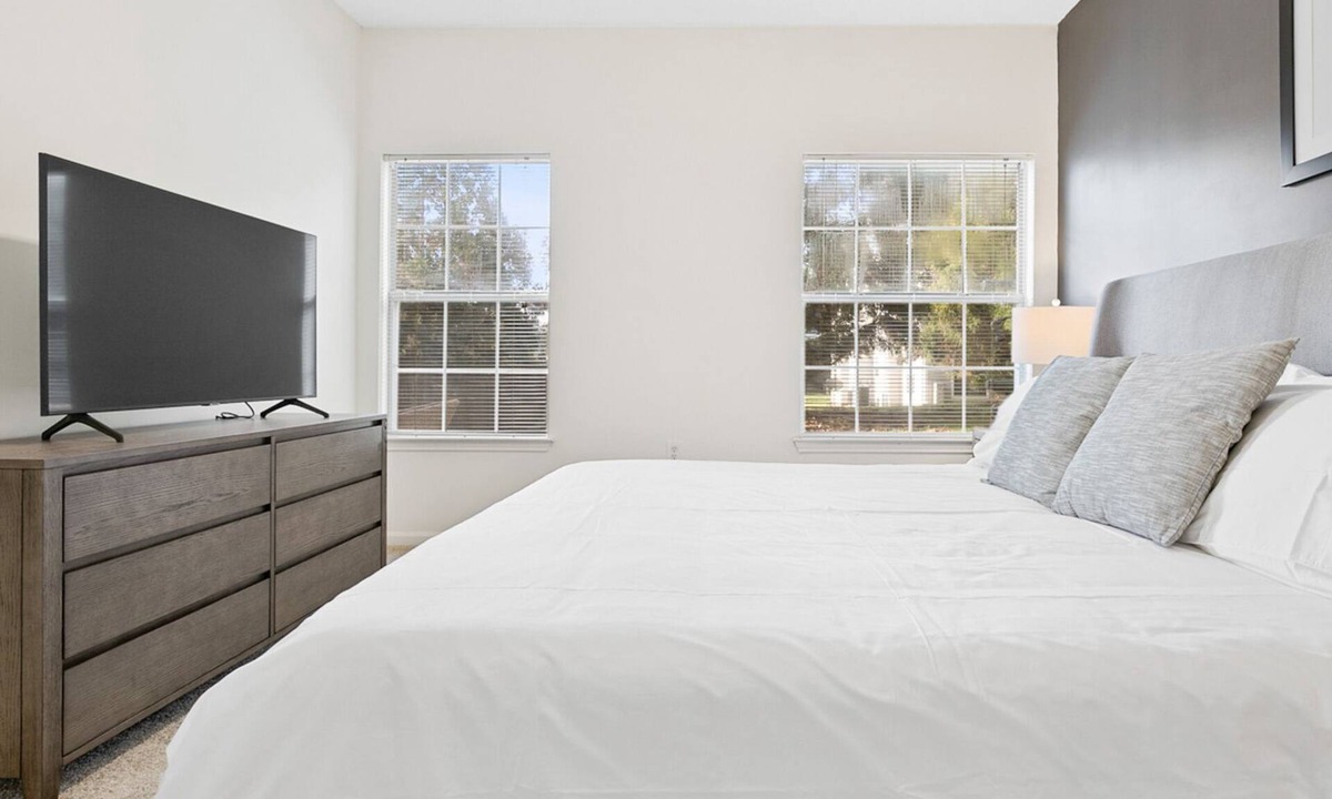 Jamestown Apartment | Modern Apartment in Prime Location (ID8541X05)