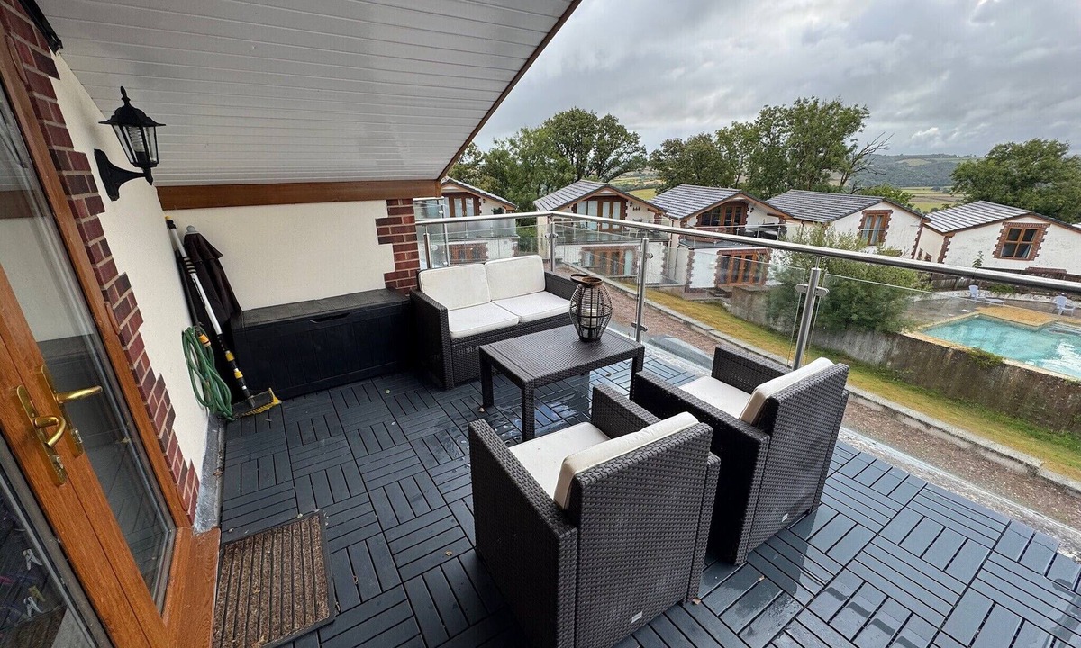 Umberleigh Cabin | Modern Devon retreat surrounded by the moors, perfect for families or relaxing.