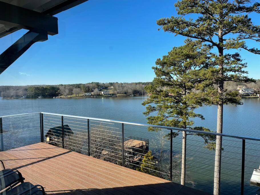 Hickory House | Modern Lakefront Views at Lake Hickory Haven