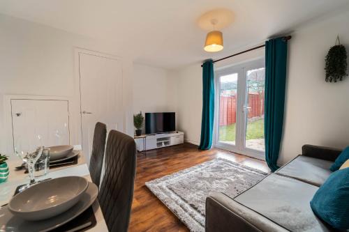 Didcot House | Modern Luxury 2 Bed Didcot Home with Free Parking