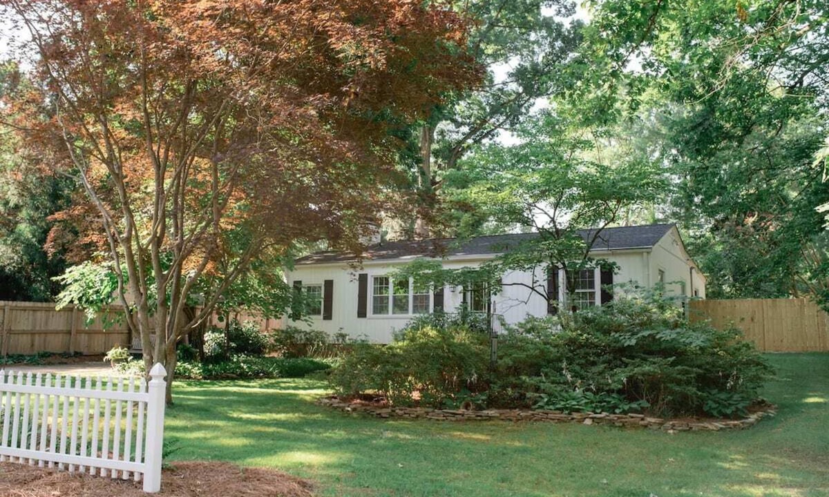 Greensboro House | Modern ranch house conveniently located in Greensboro NO PETS ALLOWED