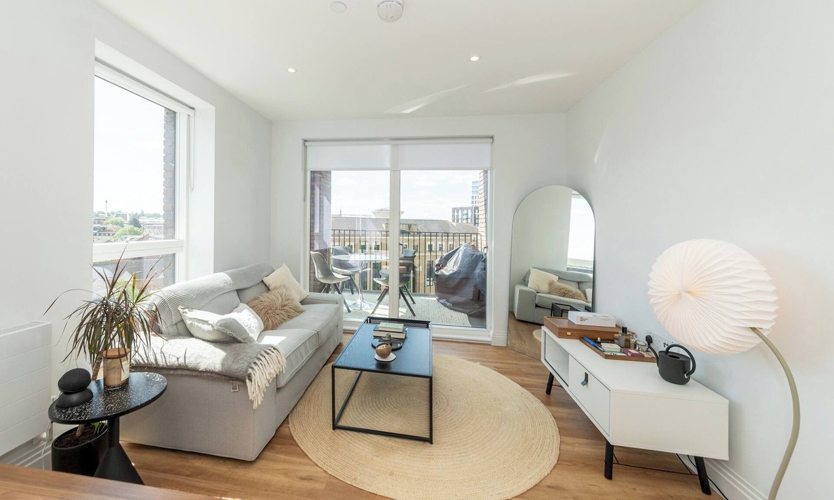Reading City Centre Apartment | Modern Riverside Flat | Balcony | Central Location - Pass the Keys