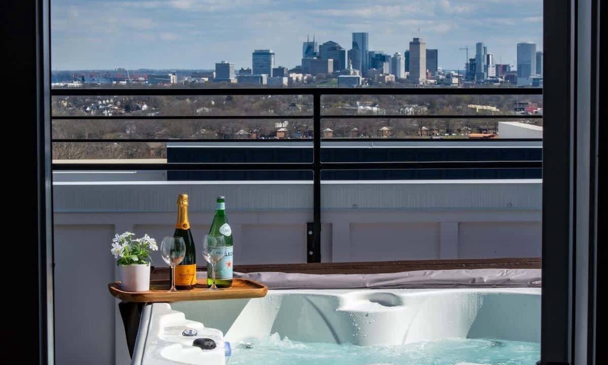 Nashville House | Modern Rooftop Retreat Nashville Views