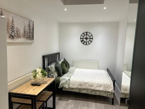 Langley Marish Apartment | Modern Studio flat with free parking
