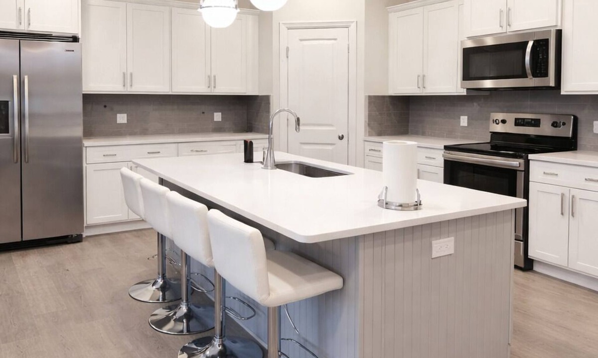 Winston - Salem House | Modern Stylish Retreat 3BR Townhome Near Winston-Salem & Wake Forest