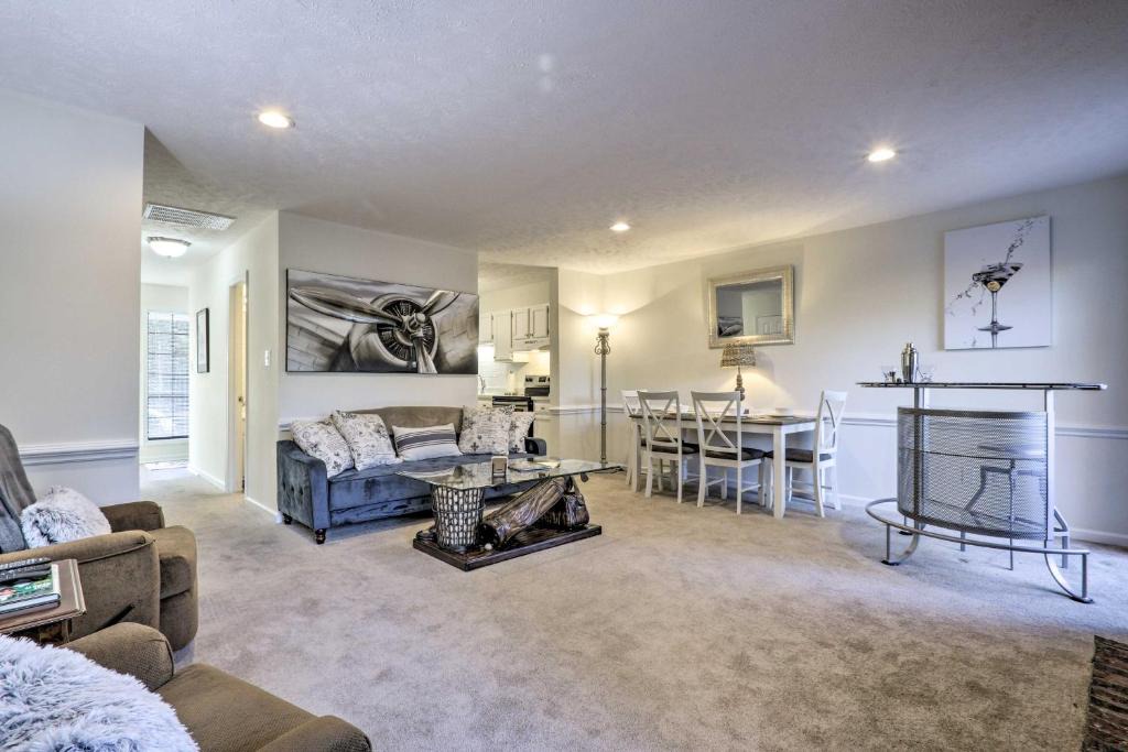 Pinehurst House | Modern Townhome with Deck and Golf Course Views!