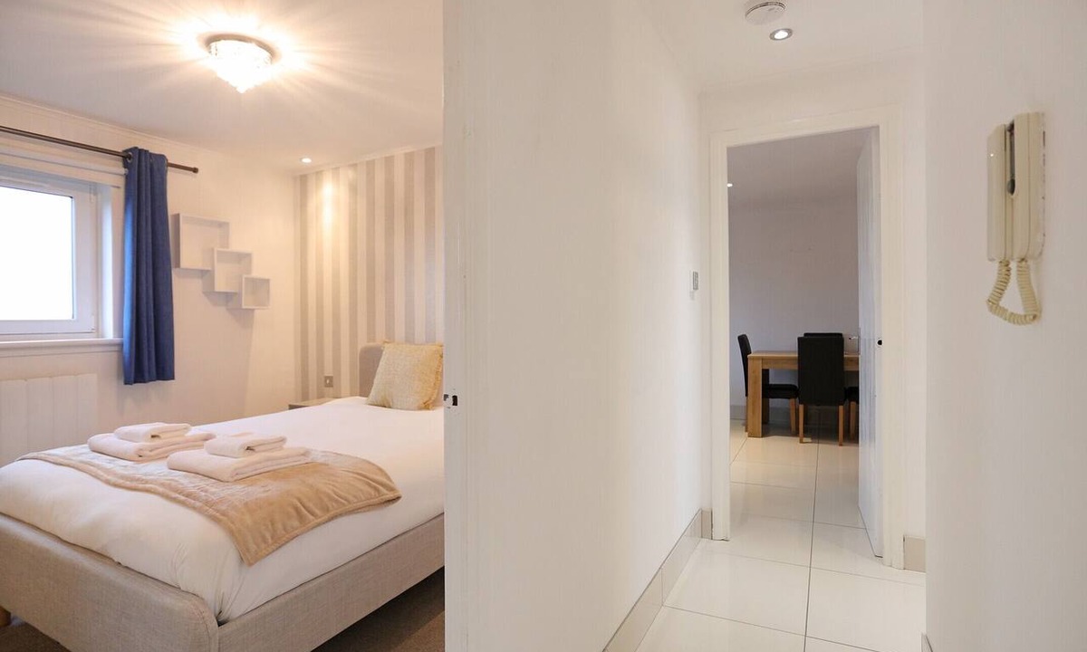 Gogar Apartment | Modern two-bedroom apartment with excellent transport links to the city centre and beyond. Sleeps 4.