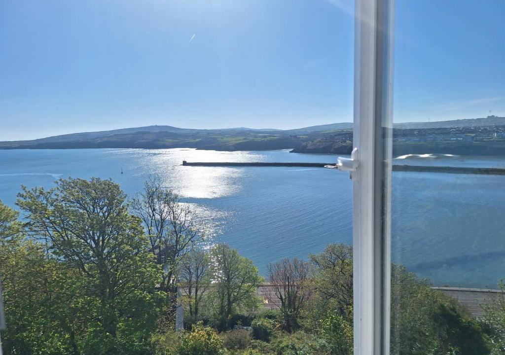 Goodwick Apartment | Moon River