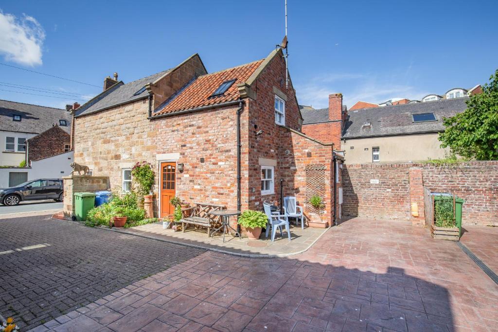West Cliff House | Moor Croft