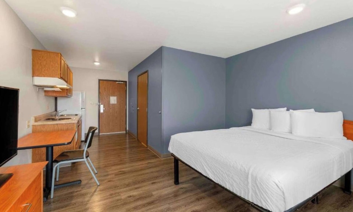 Pelham Hotel | Motel 6 Suites Birmingham Pelham, AL