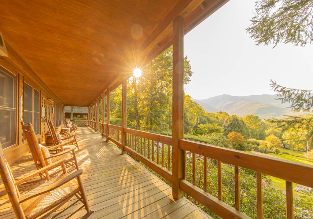 Burnsville Cabin | Mount Mitchell Eco Retreat