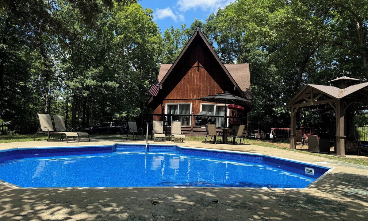 Wake Forest Cabin | Mountain Cabin in Town