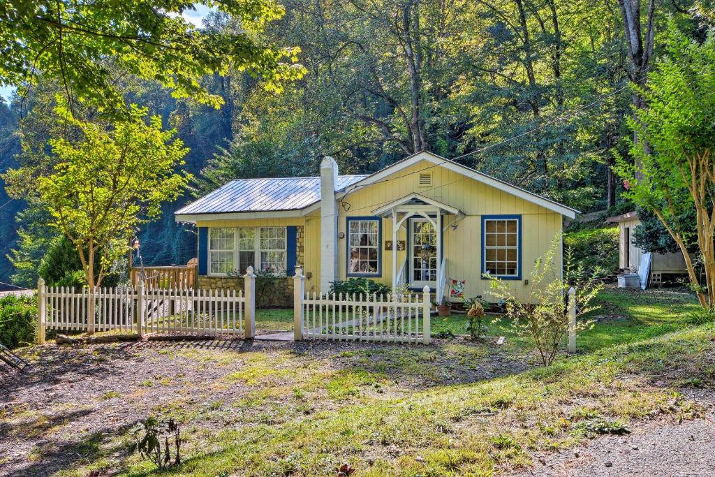 Fontana Dam House | Mountain Cottage with Views Near Tail of the Dragon!