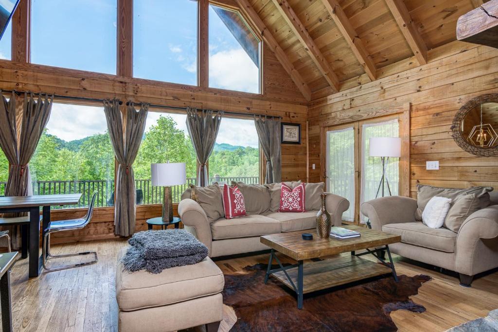 Leicester House | Mountain Escape Cabin