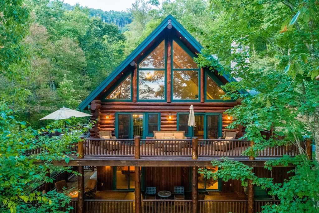 Sylva House | Mountain Heritage Lodge