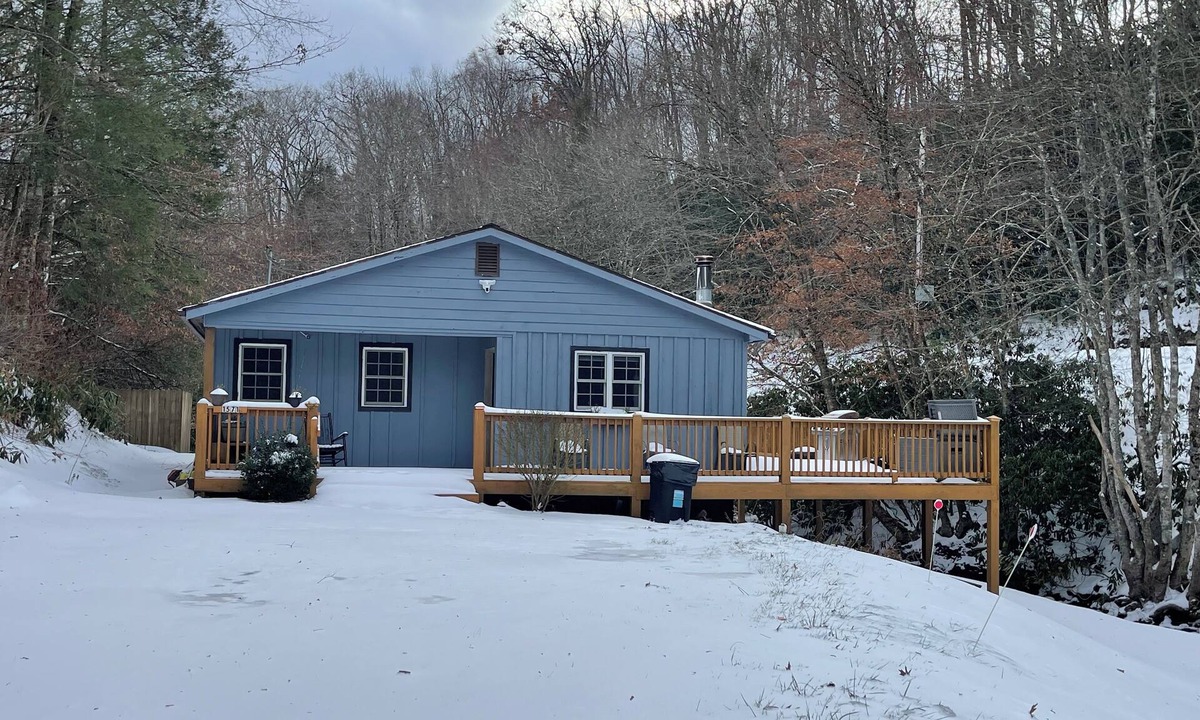 Frank House | Mountain home in Newland