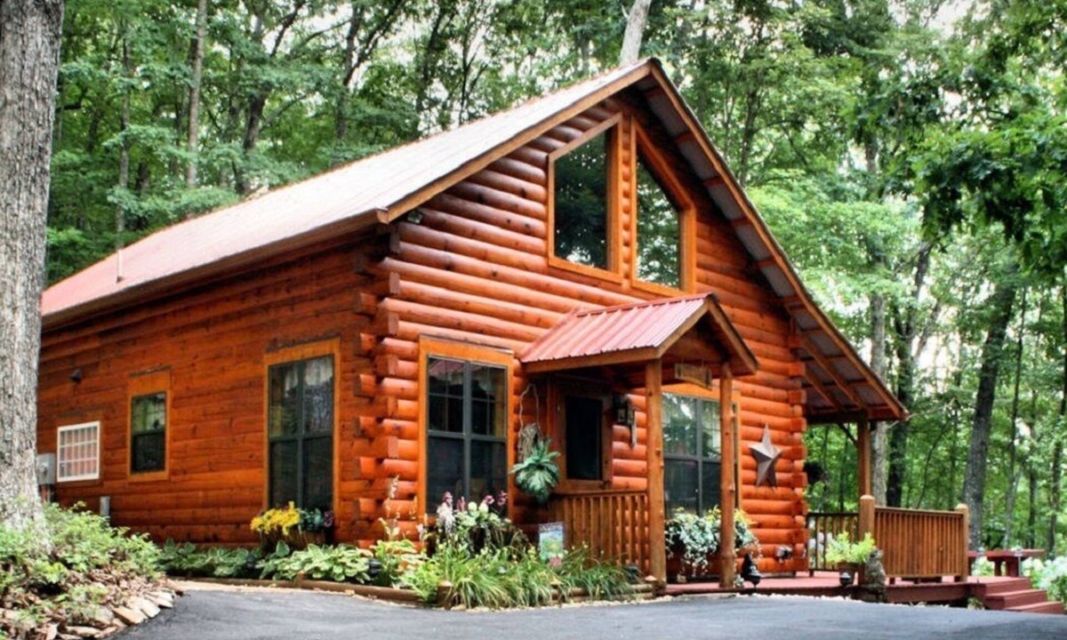 Murphy Cabin | Mountain Log Cabin in Woods with Fiber Wi-Fi & 1st Responder/Military Discounts!