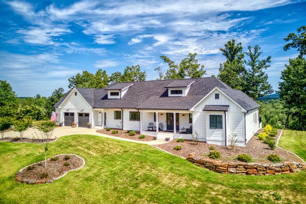Mill Spring House | Mountain Majesty