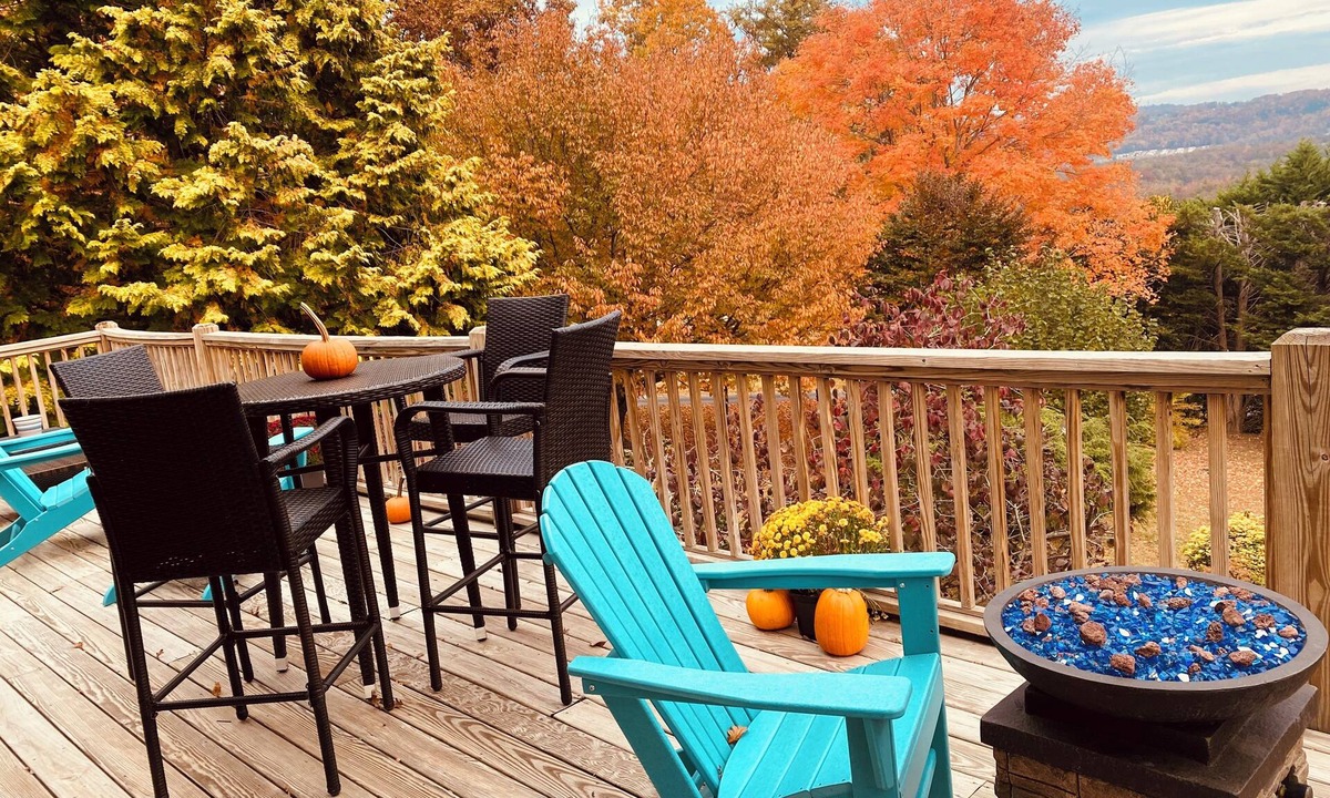Hendersonville House | Mountain view, deck, sunroom, grill, wood burning fireplace, dogs welcome!