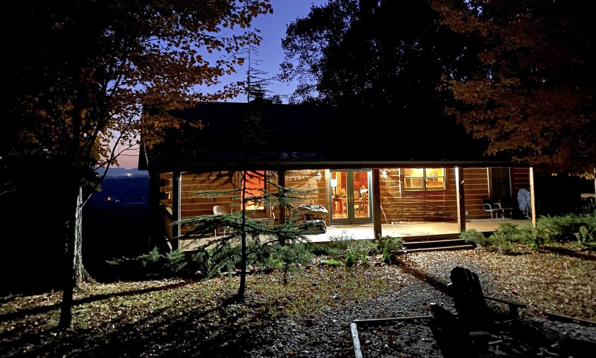 Hays Cabin | Mountaintop cabin near Stone Mountain State Park and Roaring River Vineyards