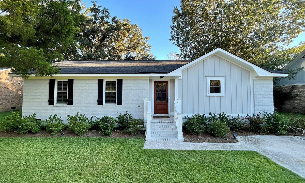 Mount Pleasant House | Mt Pleasant Cottage-Downtown, Shem Creek & Beaches