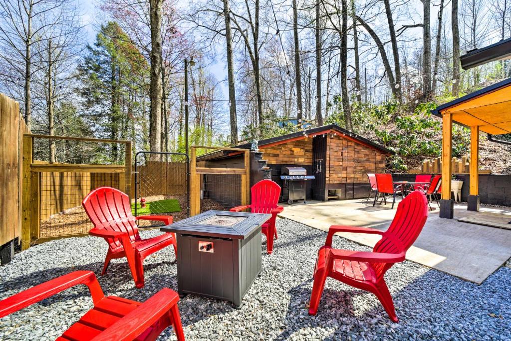 Brevard House | Multi-Unit Brevard Vacation Rental with Patio!